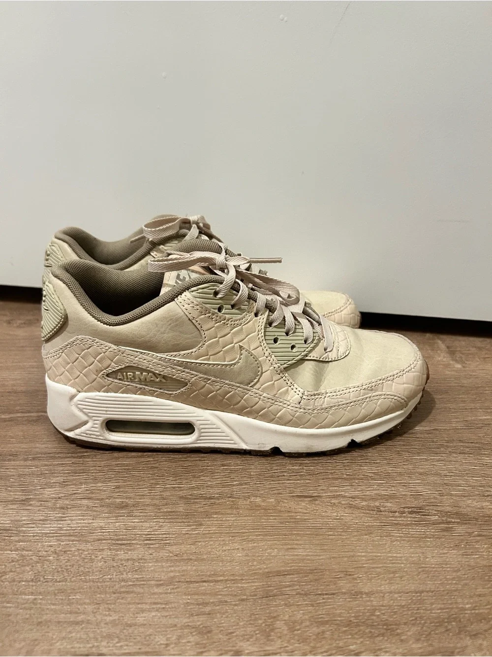 Nike Women’s Beige Air Max Sneakers